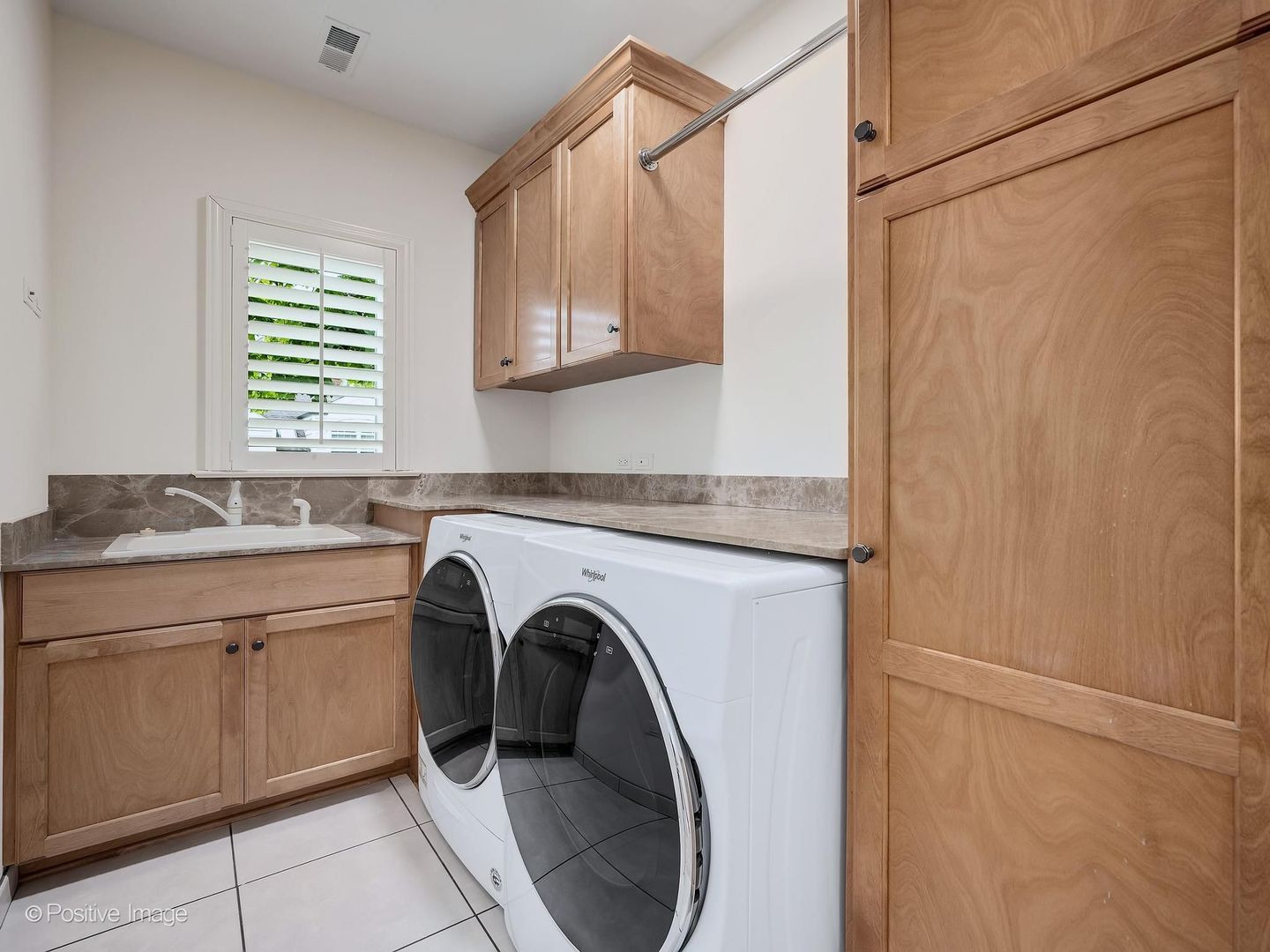 216 S PROSPECT Avenue, Clarendon Hills, IL 60514