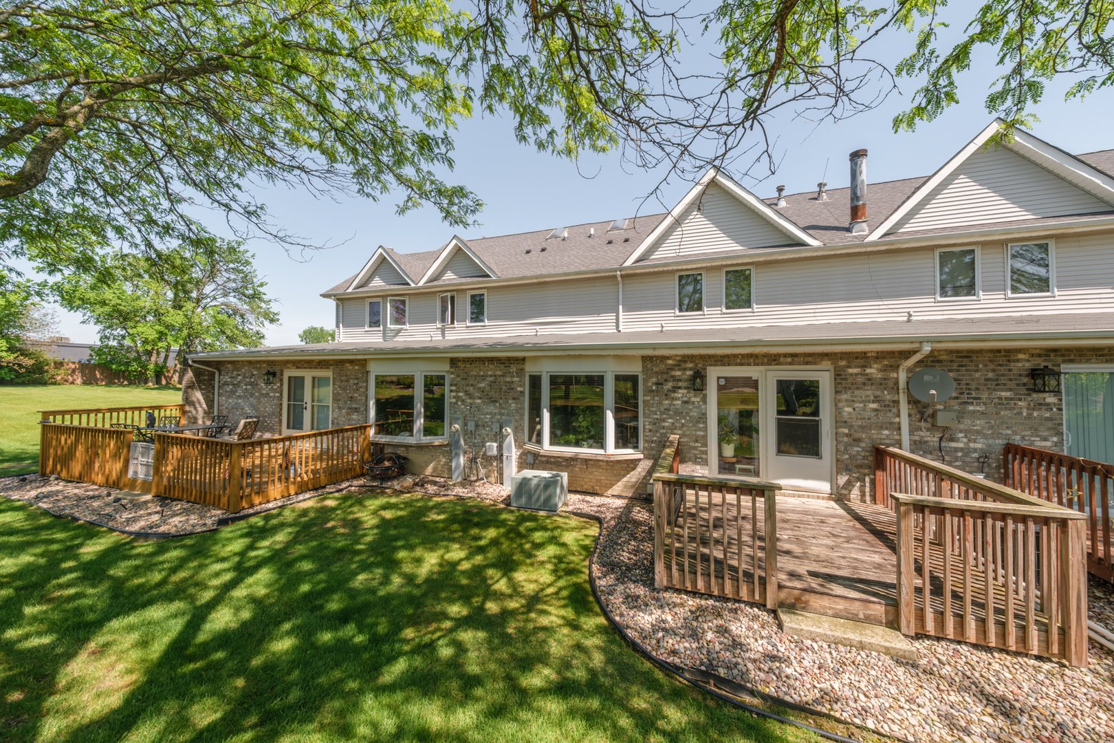 9421 LINDSAY Street, Orland Hills, IL 60487