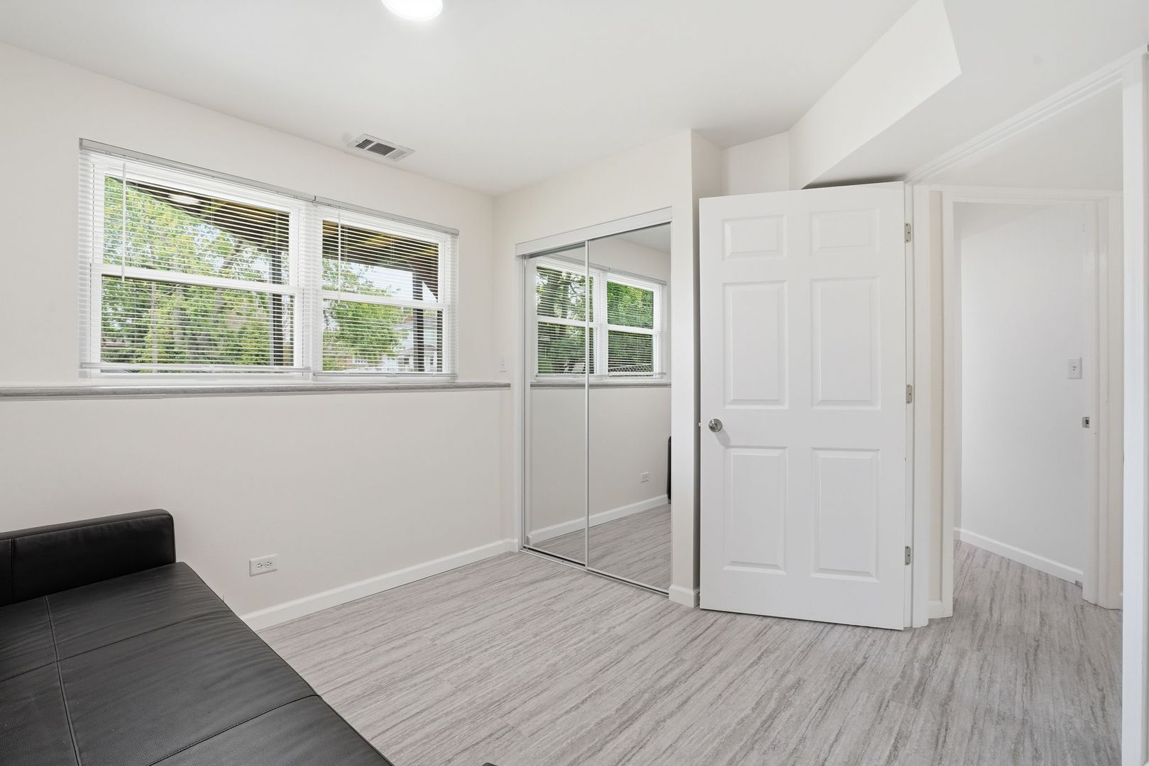 6212 Leonard Avenue, Downers Grove, IL 60516