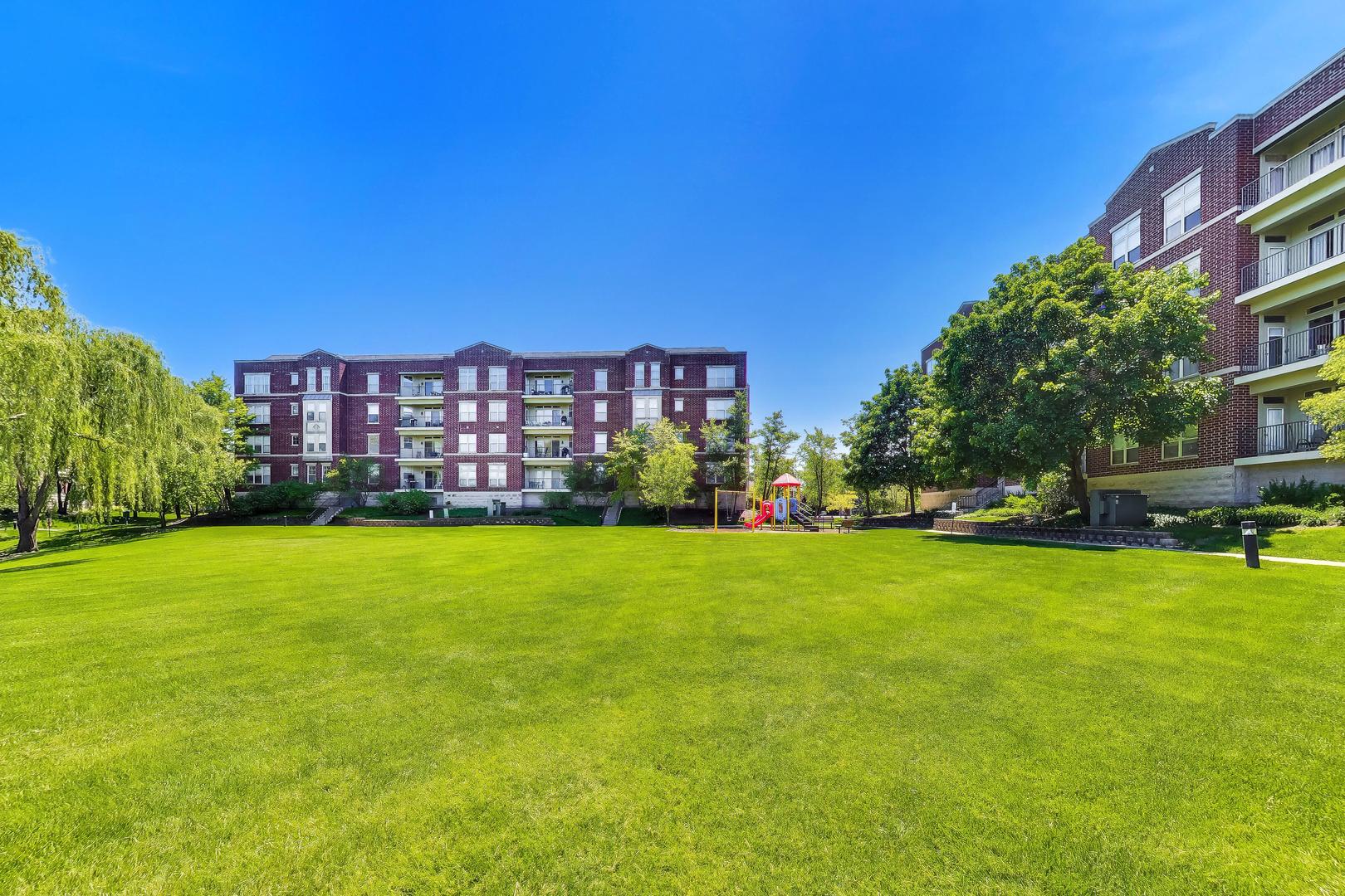 511 Prestwick Lane #307, Wheeling, IL 60090