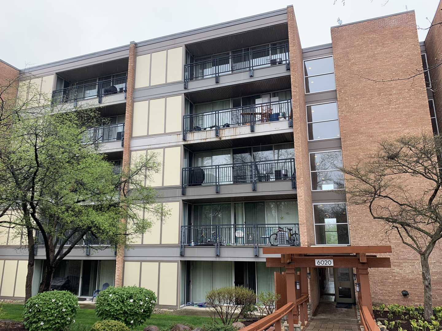 6020 Oakwood Drive #4H, Lisle, IL 60532