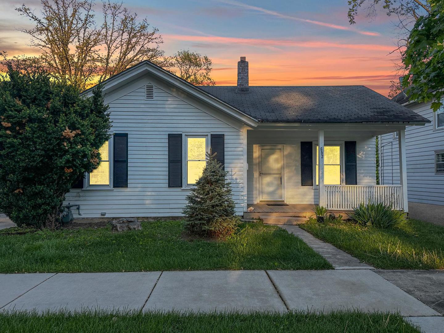 652 S Main Street, Naperville, IL 60540