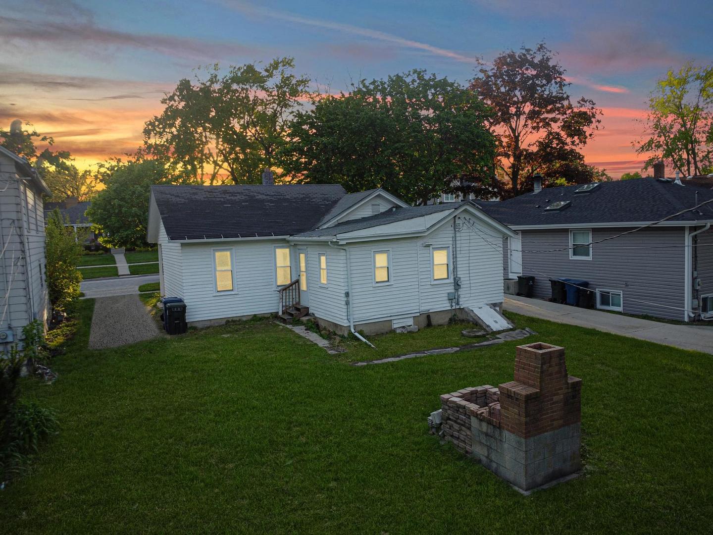 652 S Main Street, Naperville, IL 60540