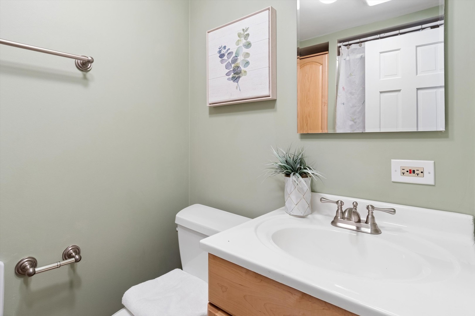 1018 Dawes Avenue, Wheaton, IL 60189