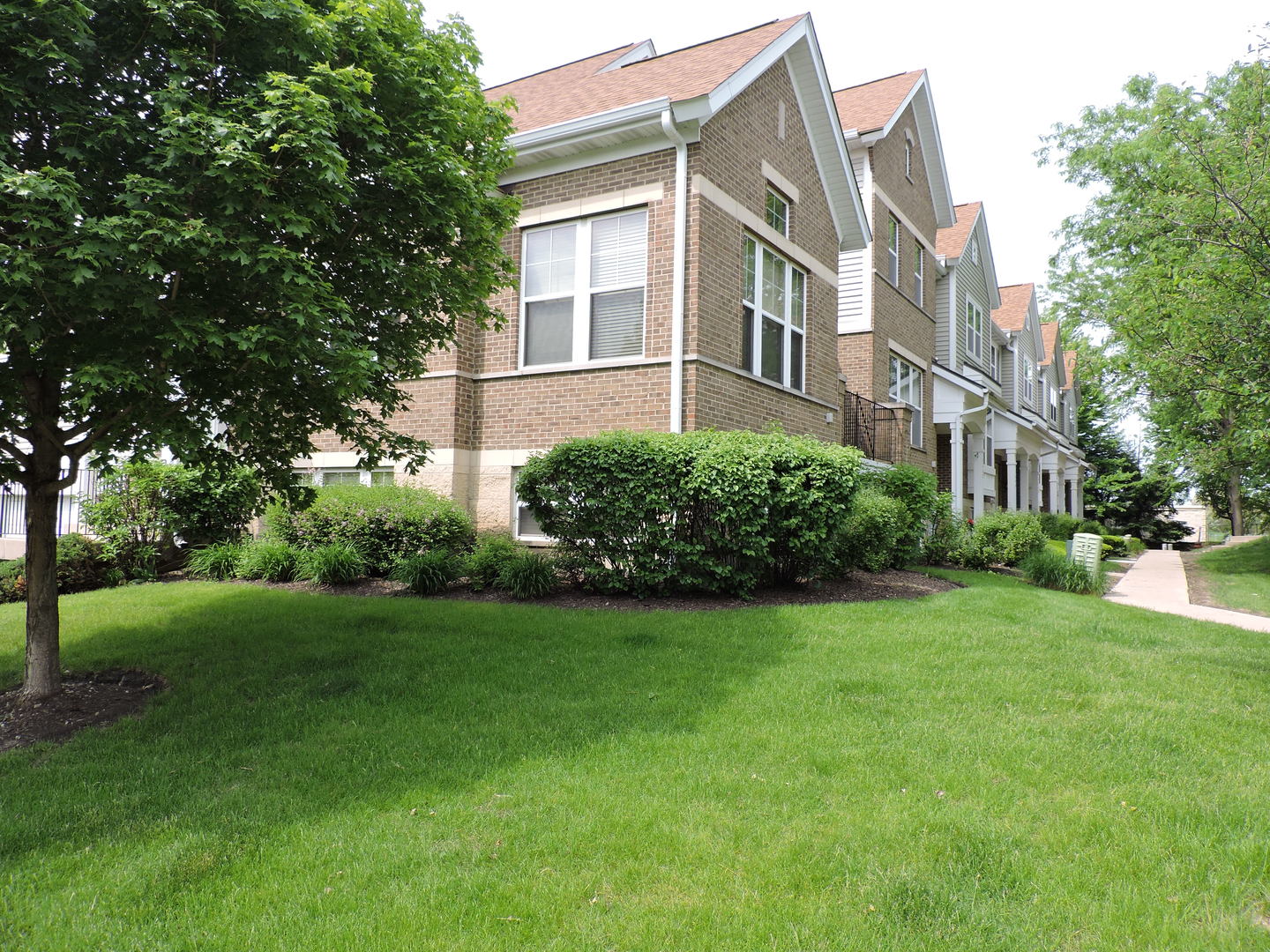 5640 Cambridge Way, Hanover Park, IL 60133