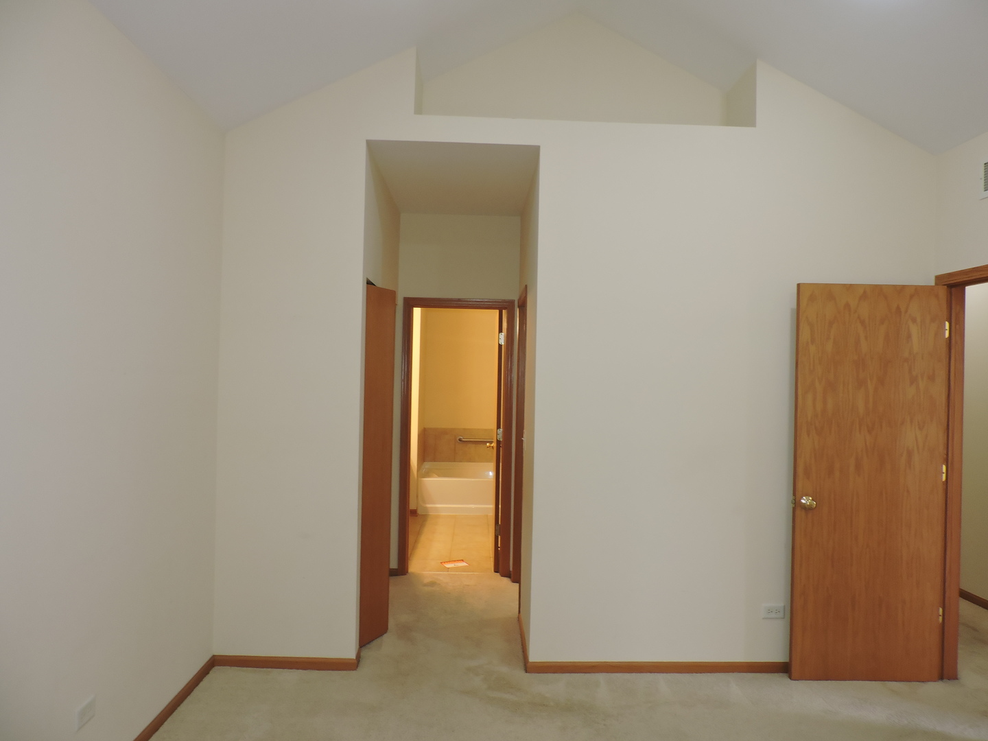5640 Cambridge Way, Hanover Park, IL 60133