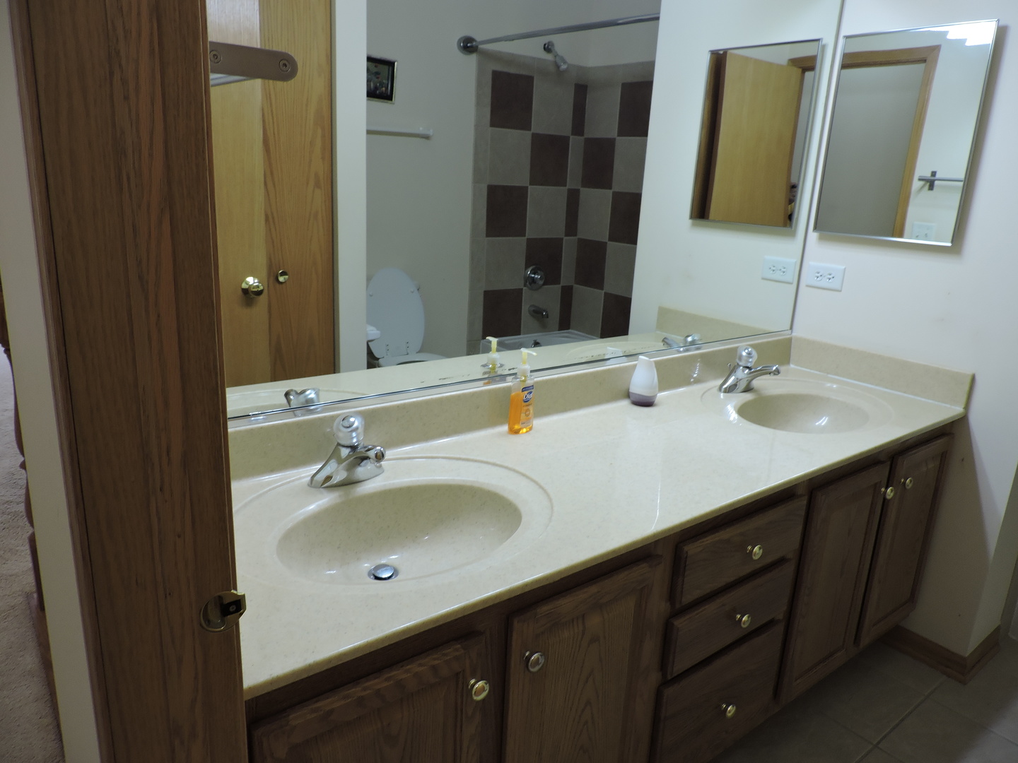 5640 Cambridge Way, Hanover Park, IL 60133