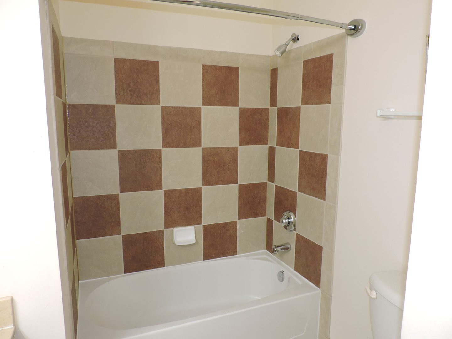 5640 Cambridge Way, Hanover Park, IL 60133