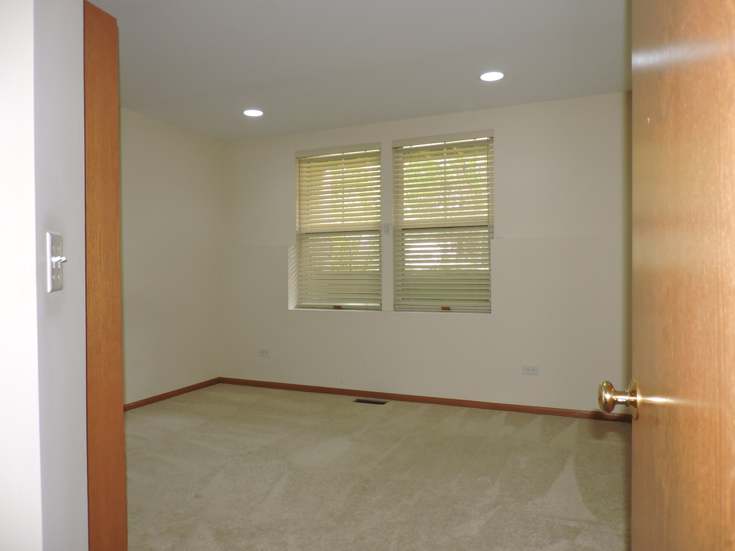 5640 Cambridge Way, Hanover Park, IL 60133