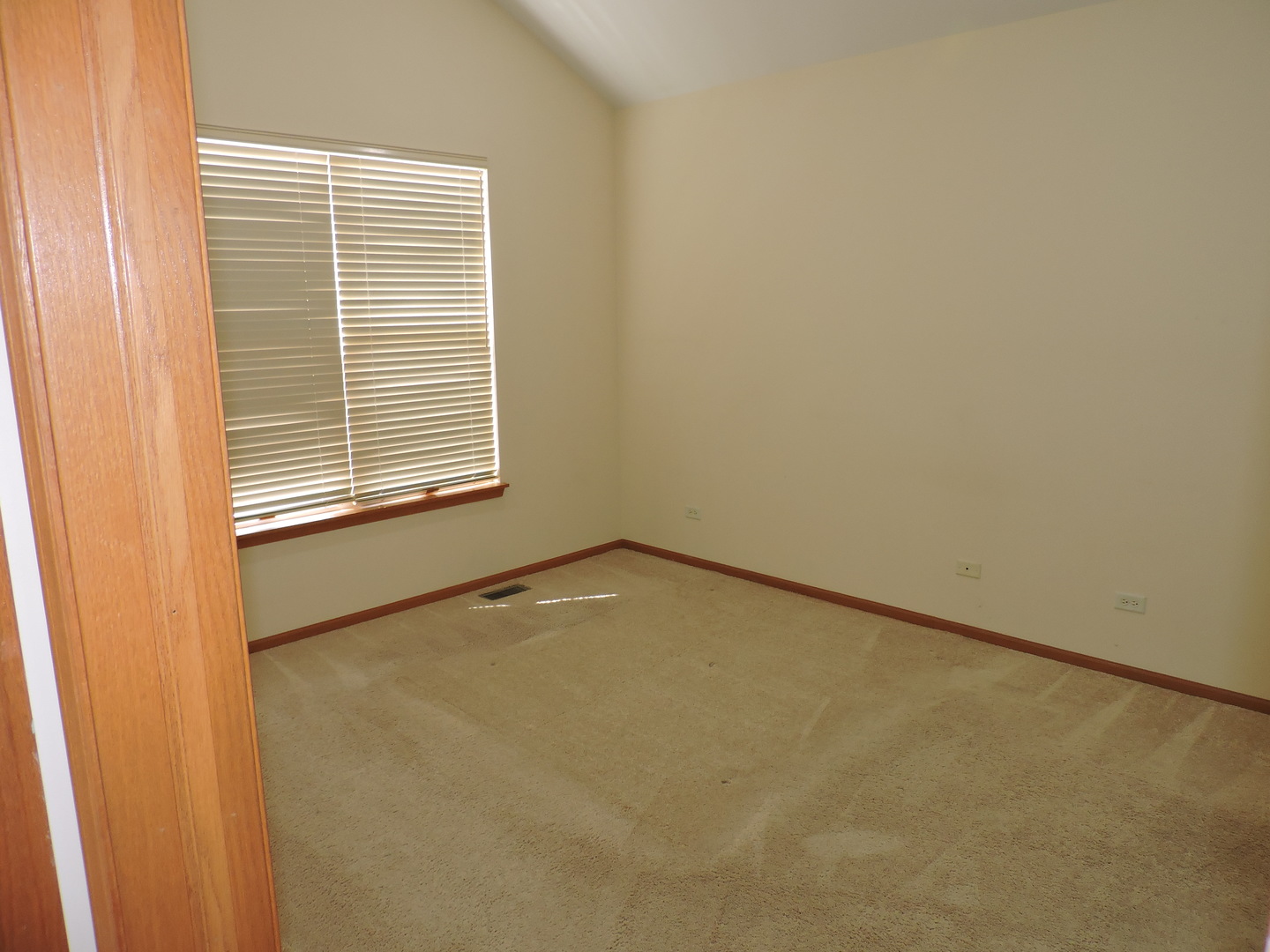 5640 Cambridge Way, Hanover Park, IL 60133
