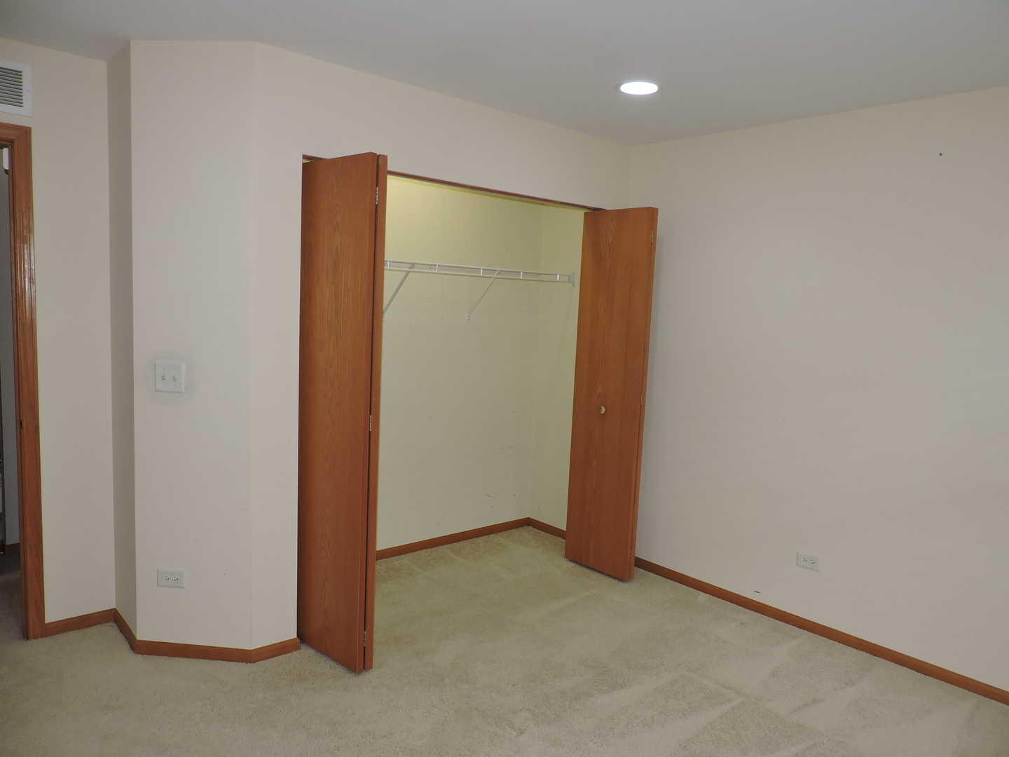 5640 Cambridge Way, Hanover Park, IL 60133