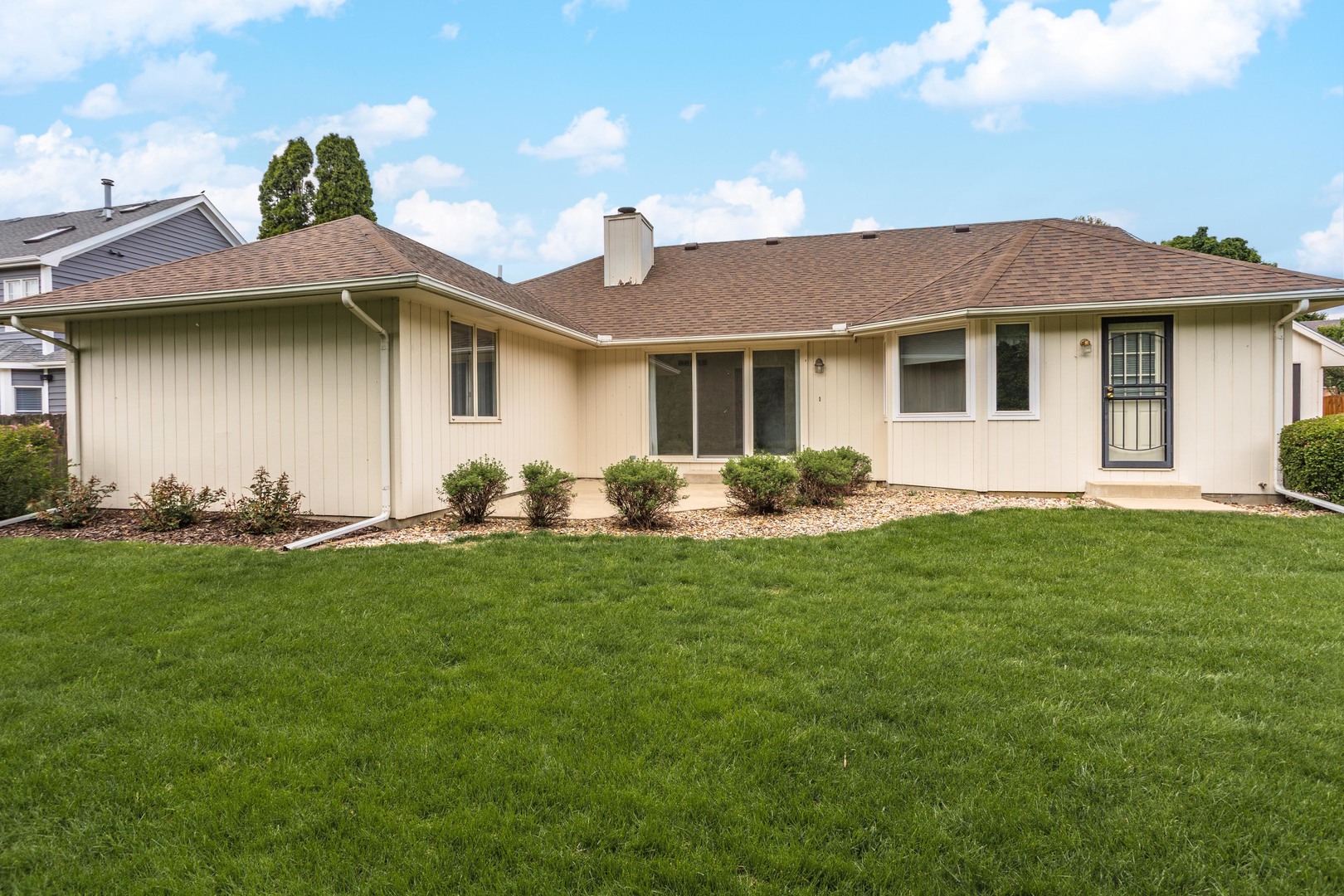 5 Downing Circle, Bloomington, IL 61704