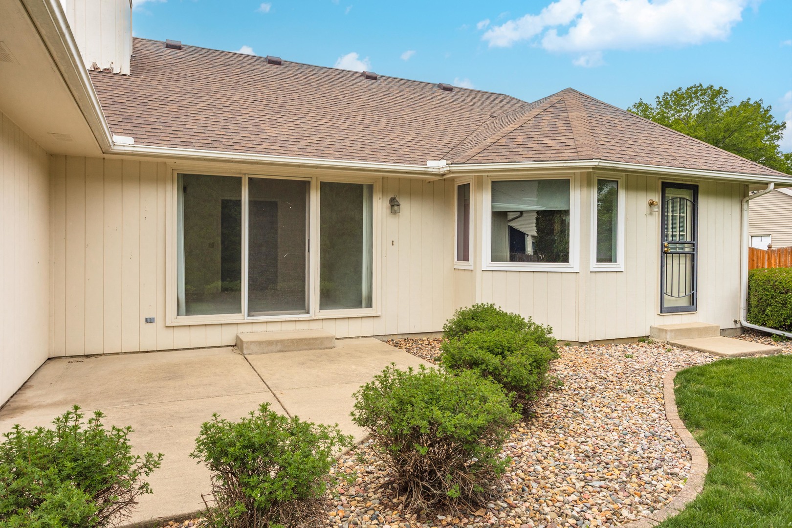 5 Downing Circle, Bloomington, IL 61704
