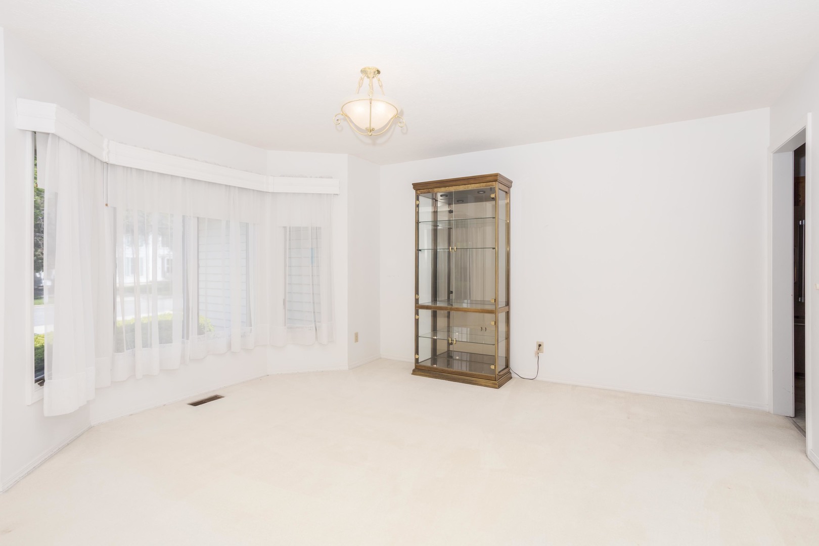 5 Downing Circle, Bloomington, IL 61704