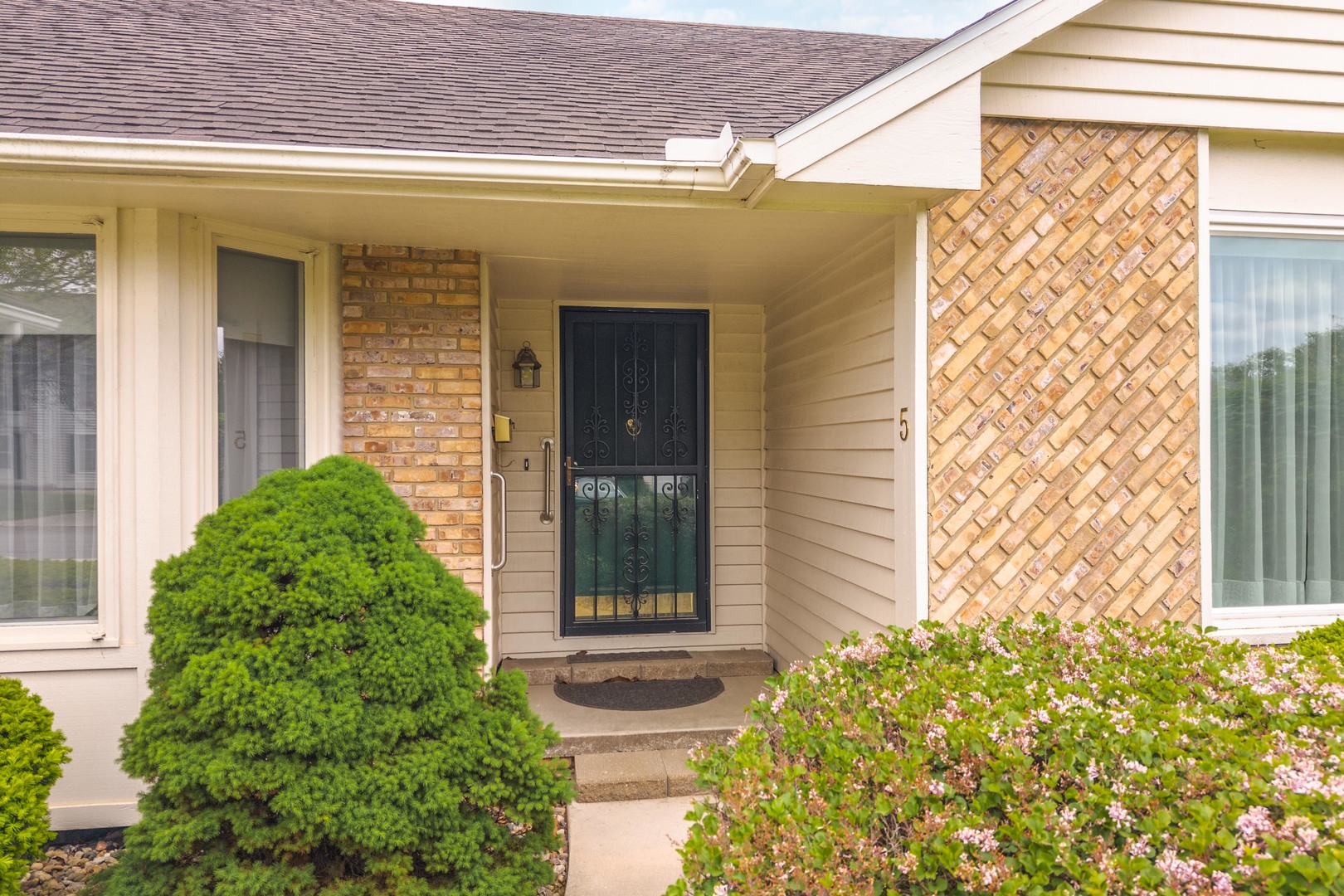 5 Downing Circle, Bloomington, IL 61704