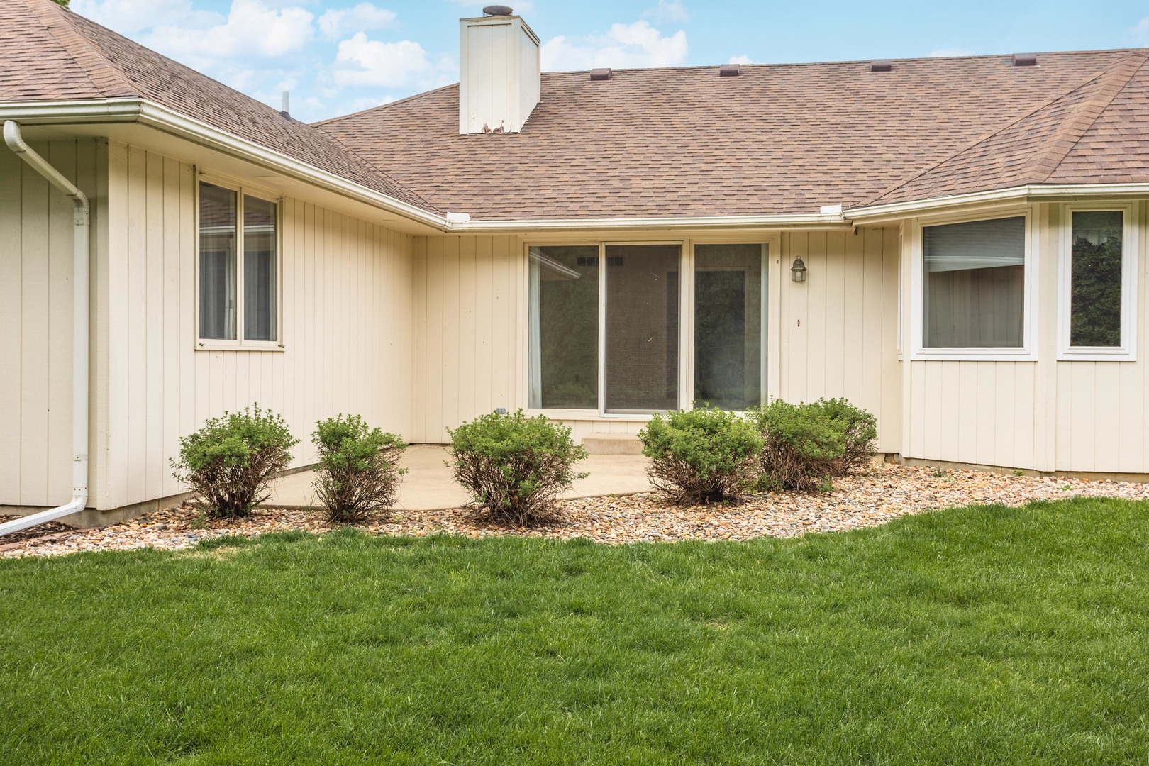 5 Downing Circle, Bloomington, IL 61704
