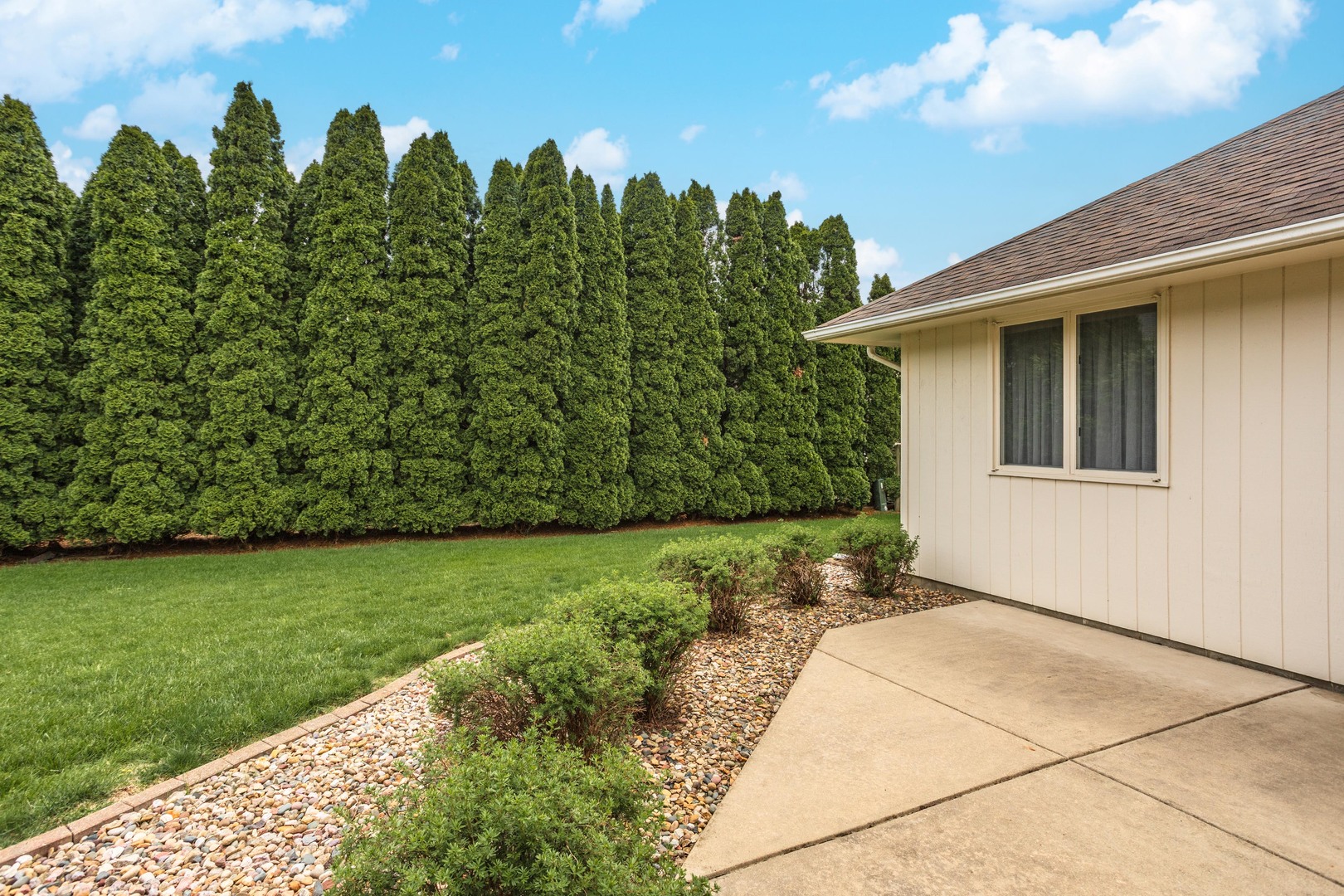 5 Downing Circle, Bloomington, IL 61704