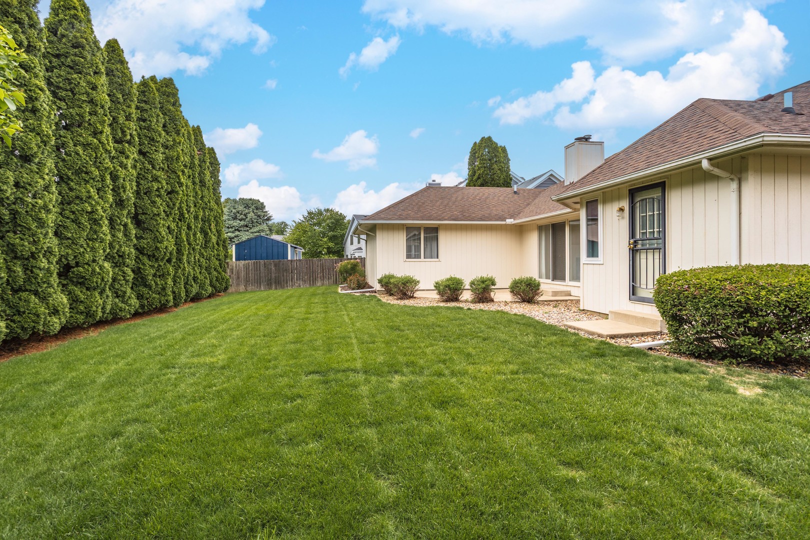 5 Downing Circle, Bloomington, IL 61704