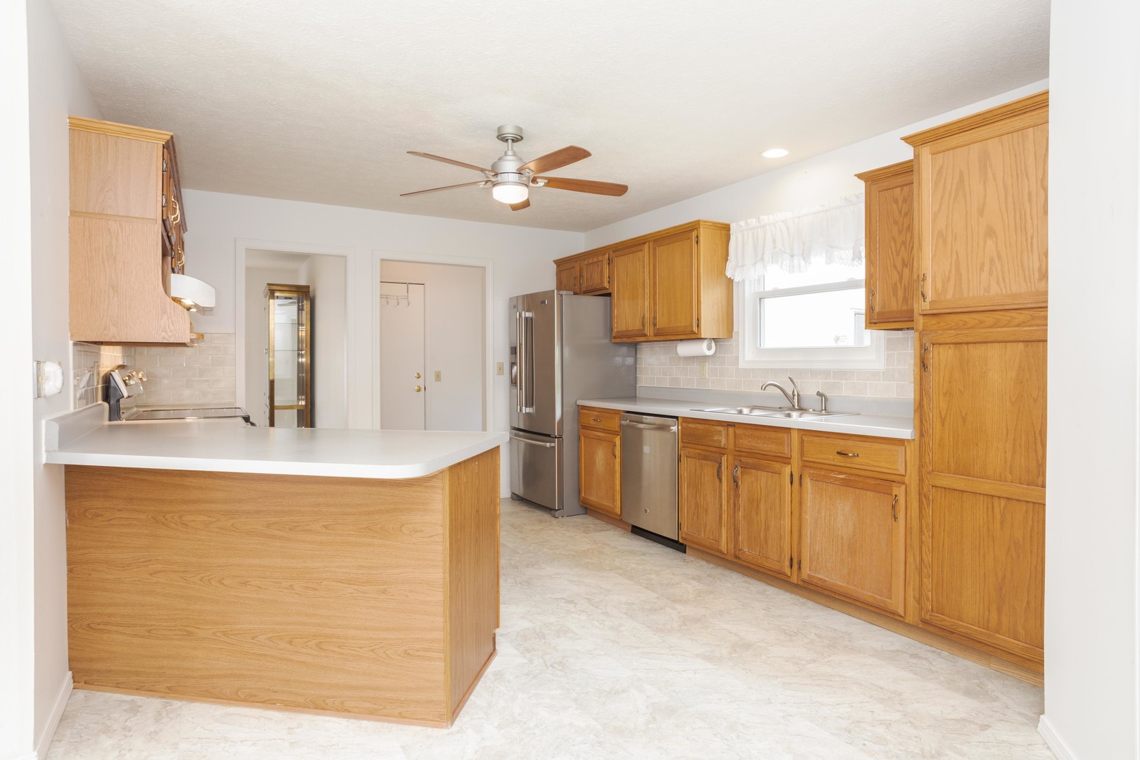 5 Downing Circle, Bloomington, IL 61704