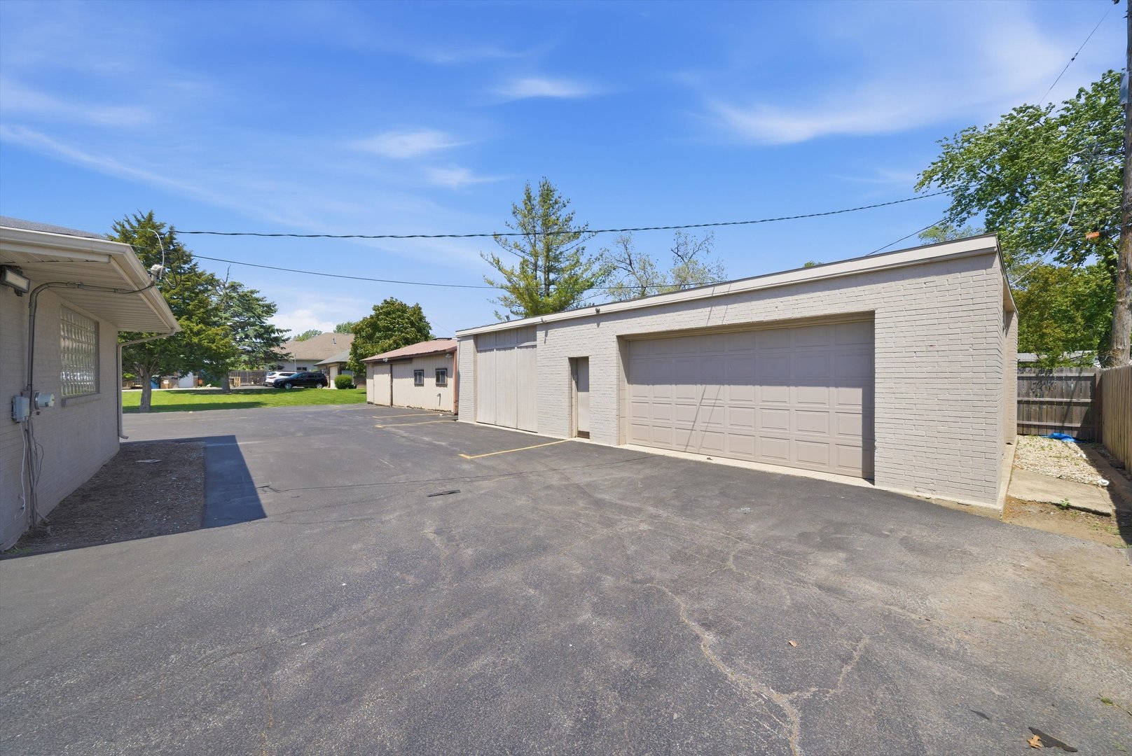 2304 Plainfield Road, Crest Hill, IL 60403
