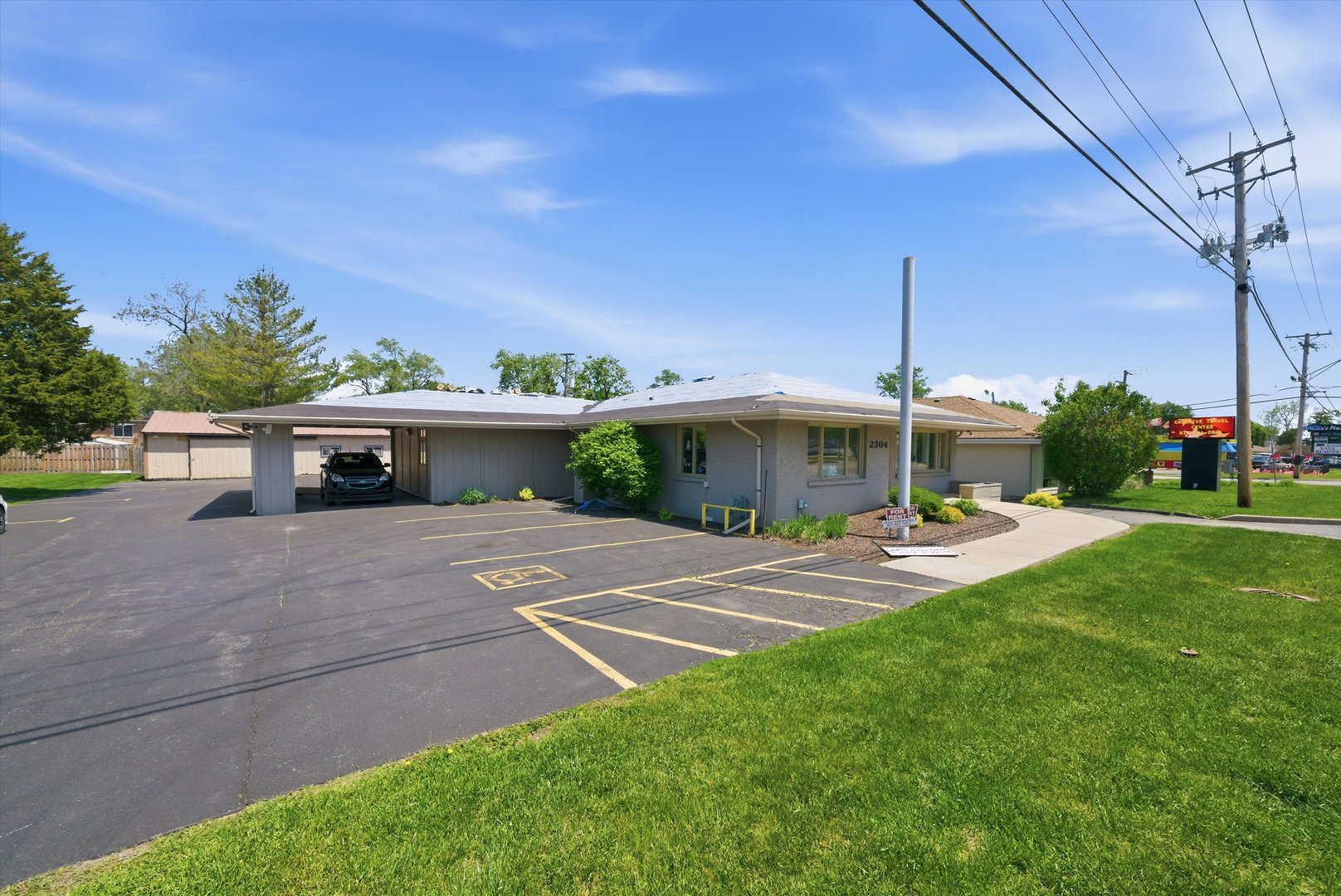 2304 Plainfield Road, Crest Hill, IL 60403