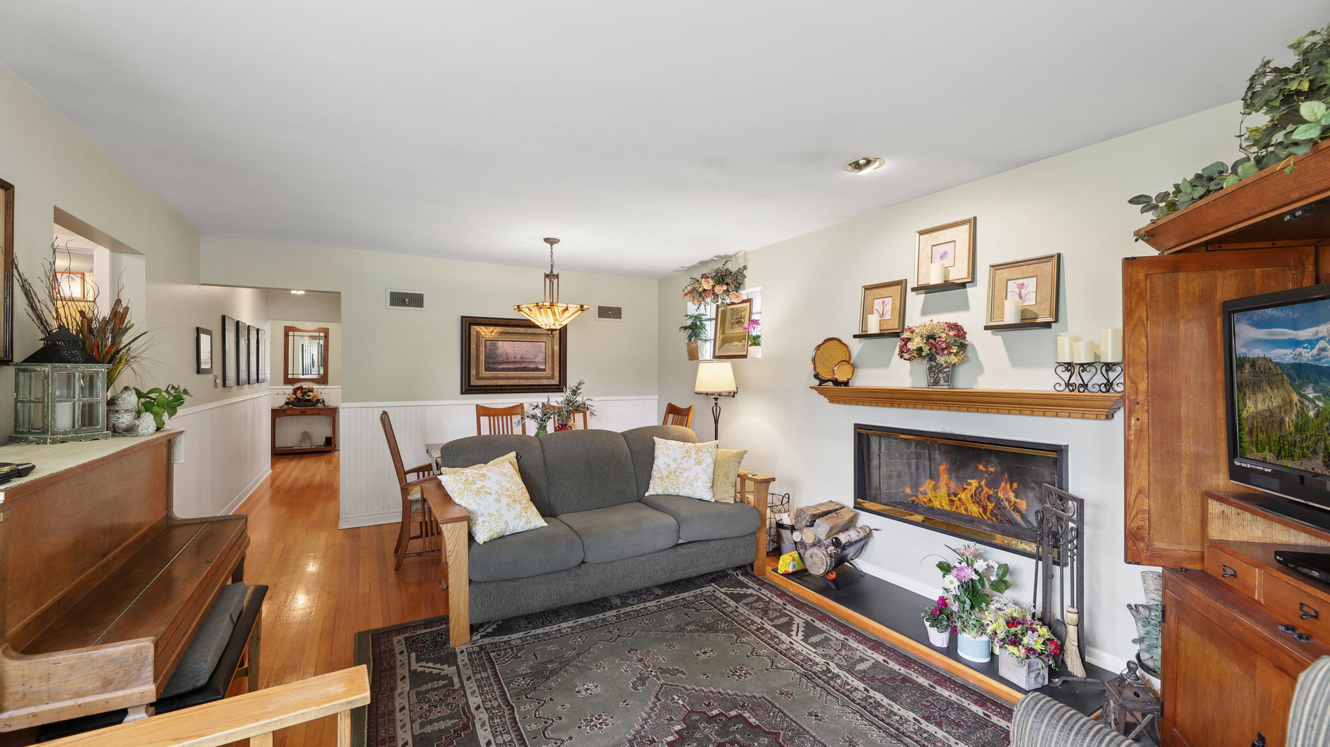 311 N Elm Avenue, Elmhurst, IL 60126