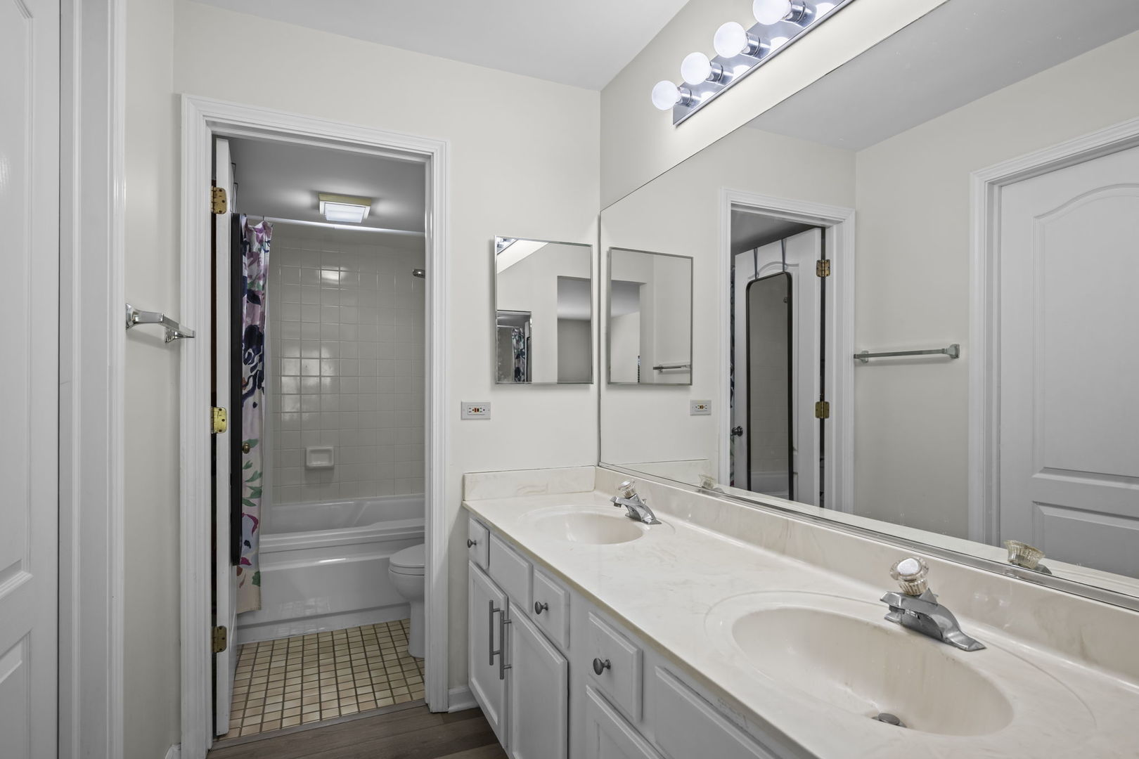324 Satinwood Court, Buffalo Grove, IL 60089