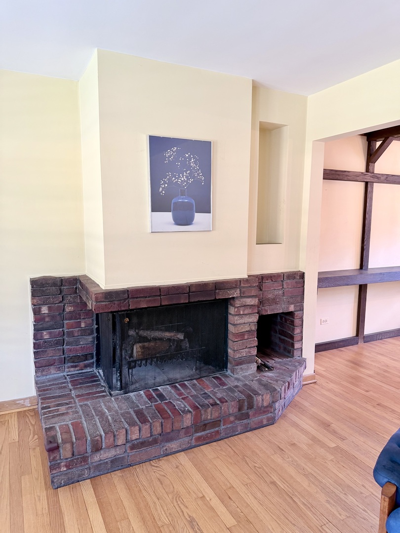 320 N Main Street, Mount Prospect, IL 60056