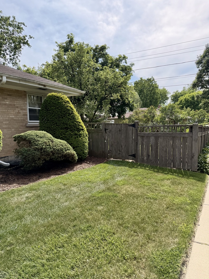 320 N Main Street, Mount Prospect, IL 60056