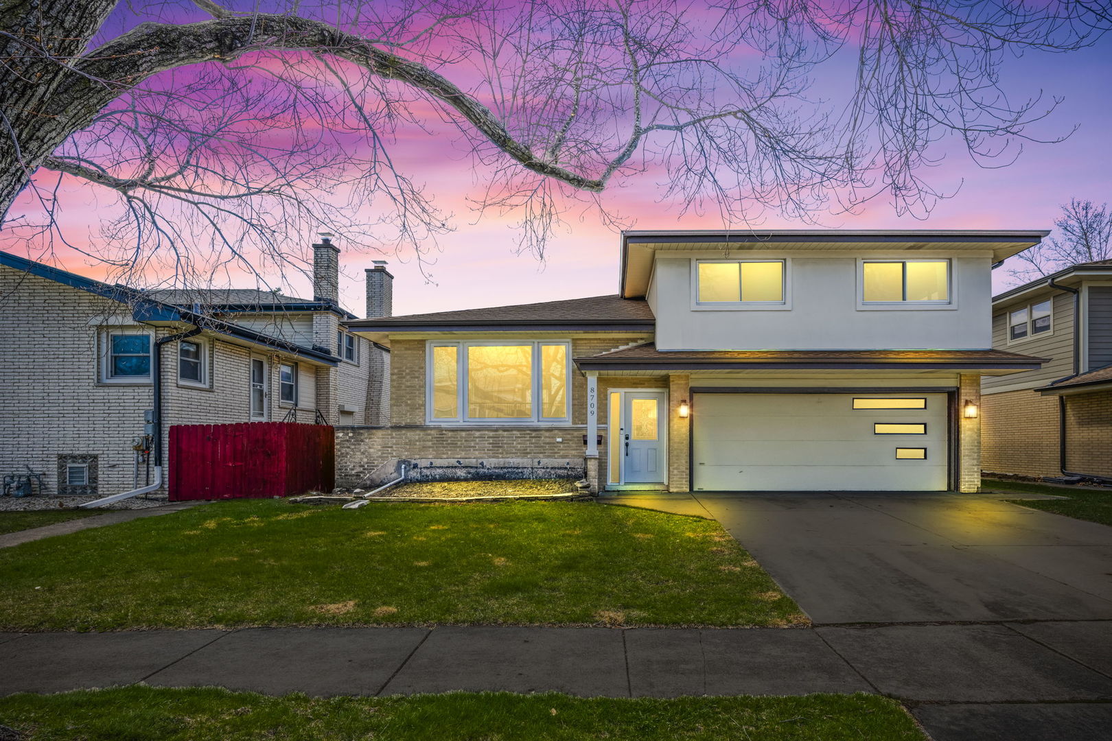 8709 W Madison Drive, Niles, IL 60714