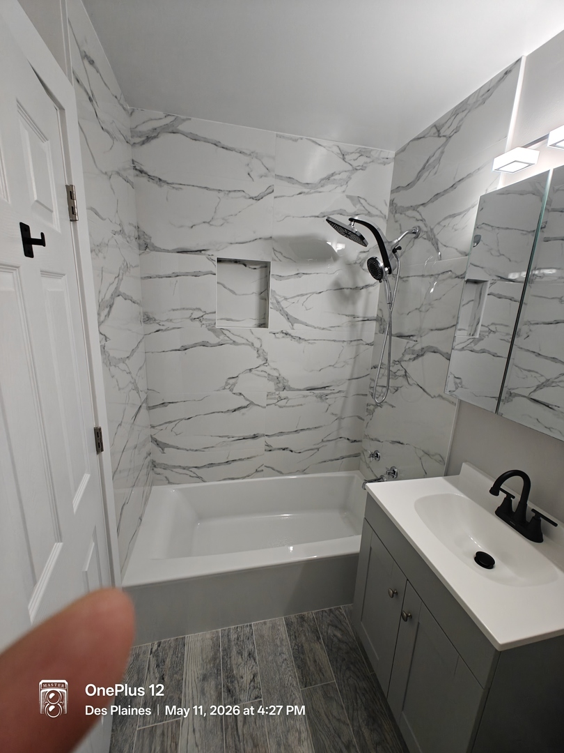 8892 Jody Lane #1E, Des Plaines, IL 60016