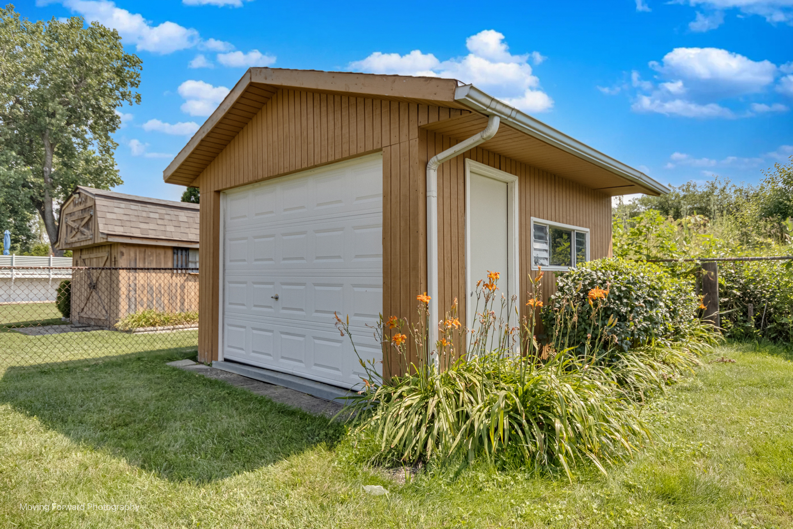 125 N Oak Leaf Drive, Addison, IL 60101