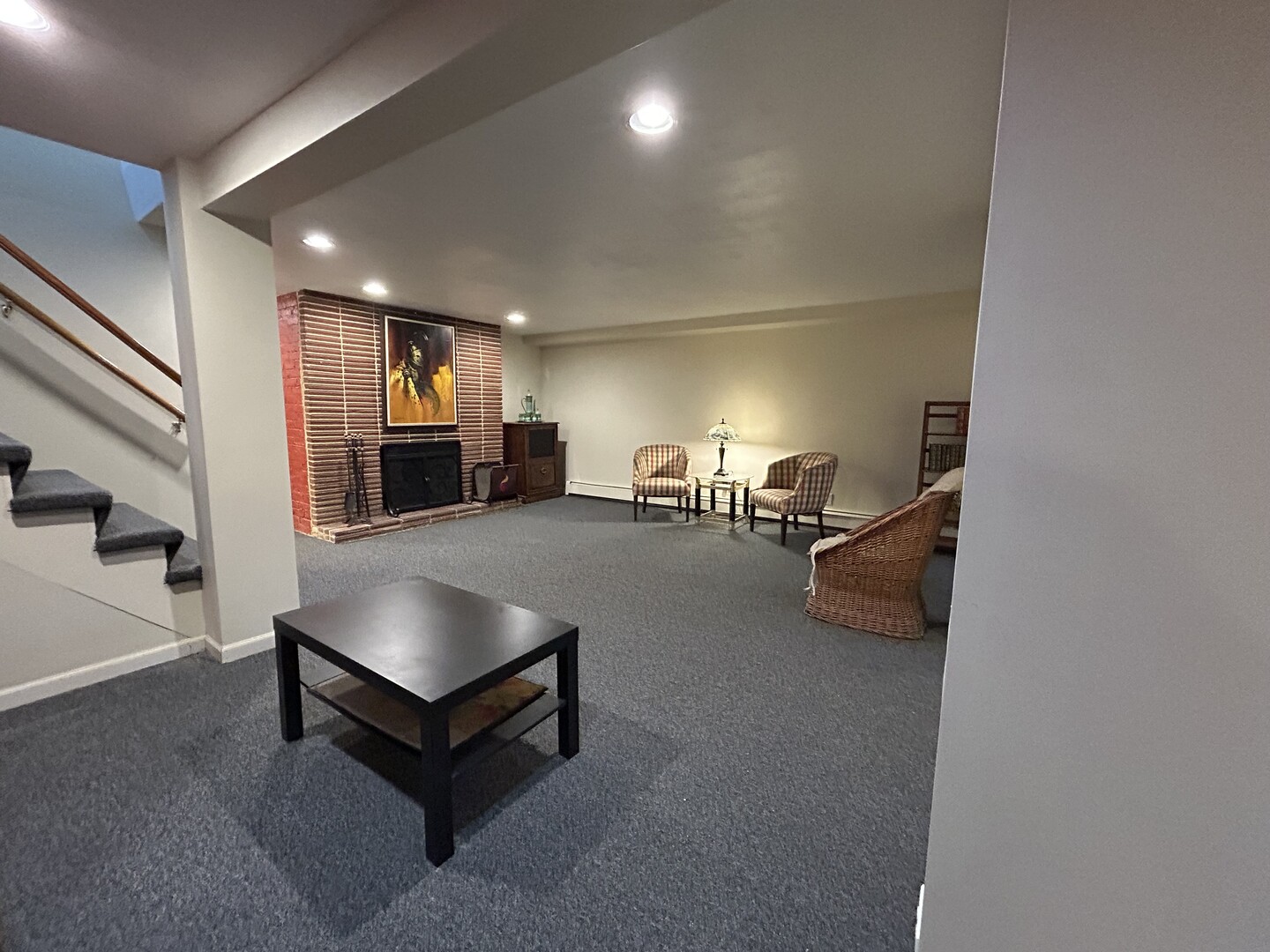 125 N Oak Leaf Drive, Addison, IL 60101