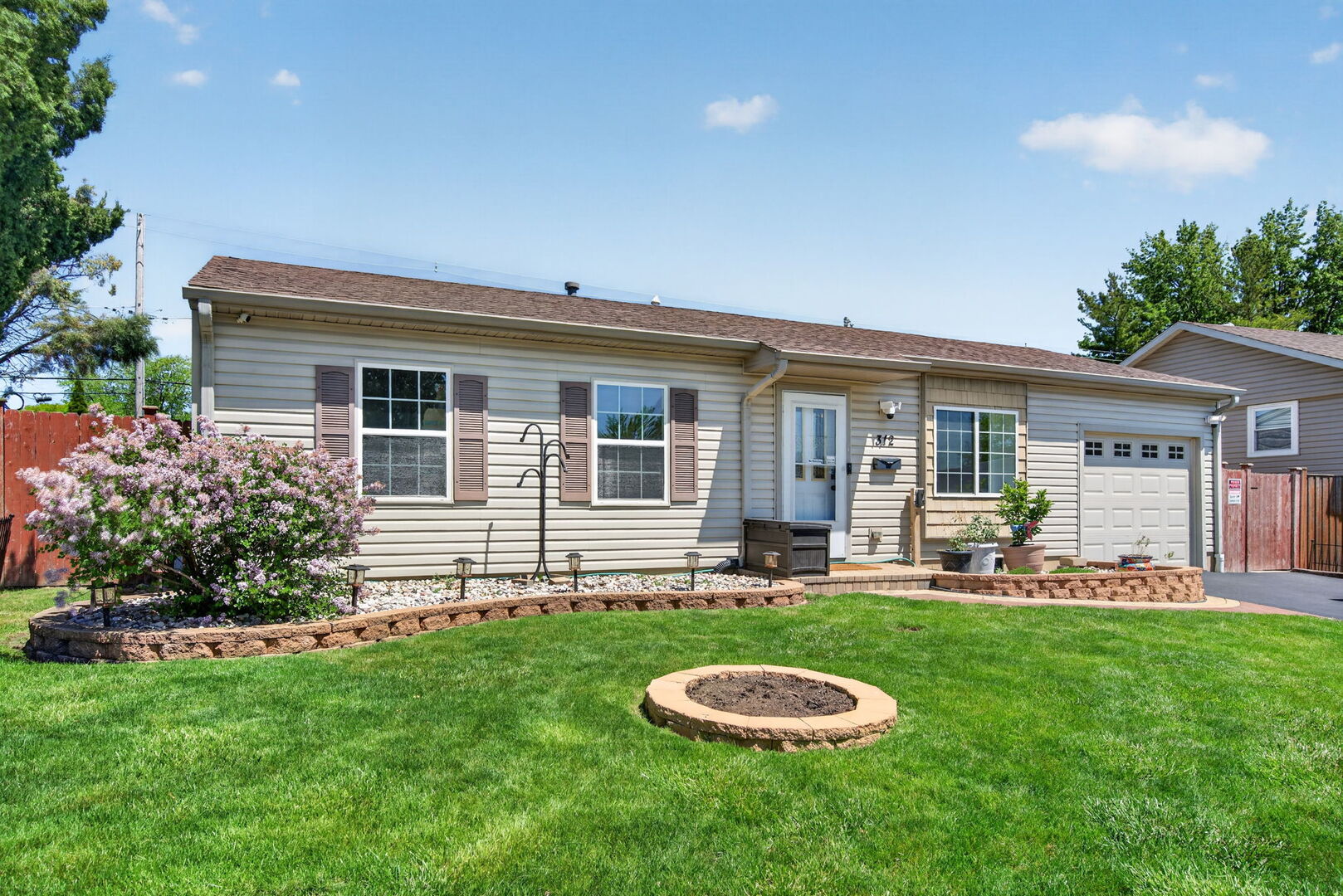 312 Healy Avenue, Romeoville, IL 60446