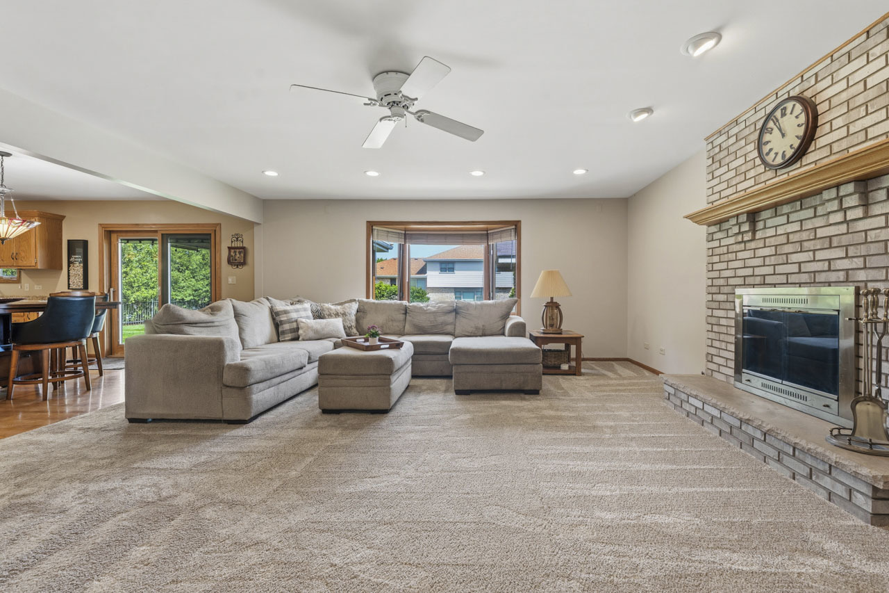 7630 Prestwick Drive, Tinley Park, IL 60477