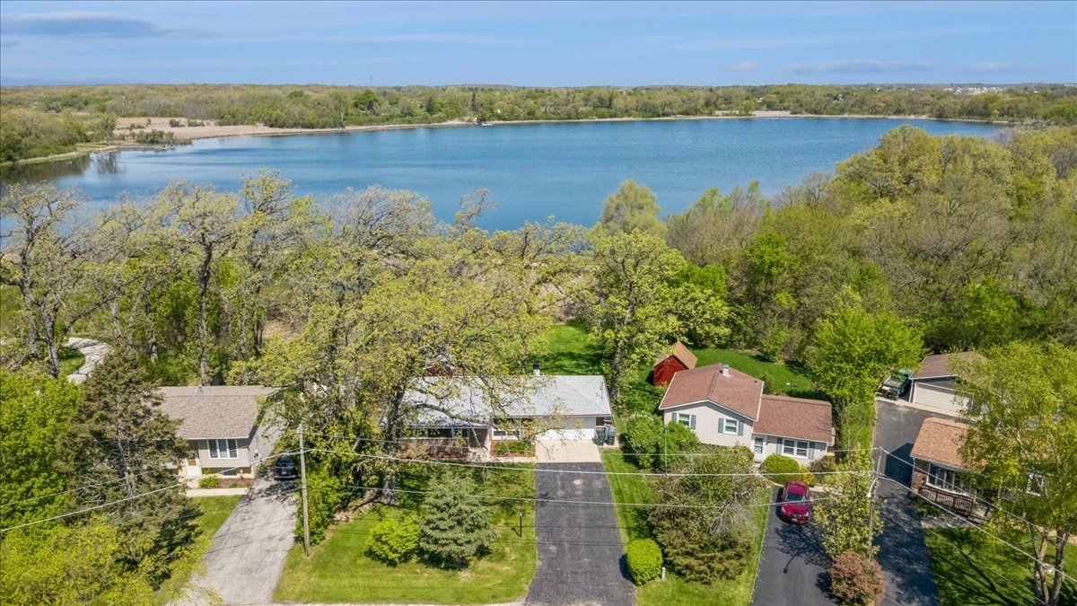 1806 Hazelwood Drive, Lindenhurst, IL 60046