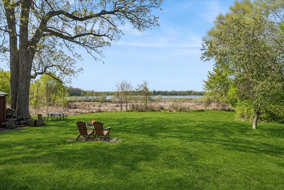 1806 Hazelwood Drive, Lindenhurst, IL 60046