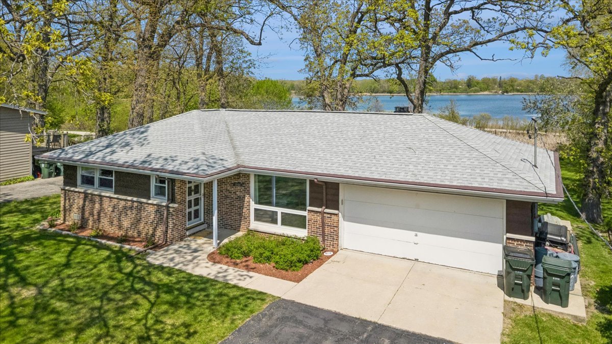 1806 Hazelwood Drive, Lindenhurst, IL 60046