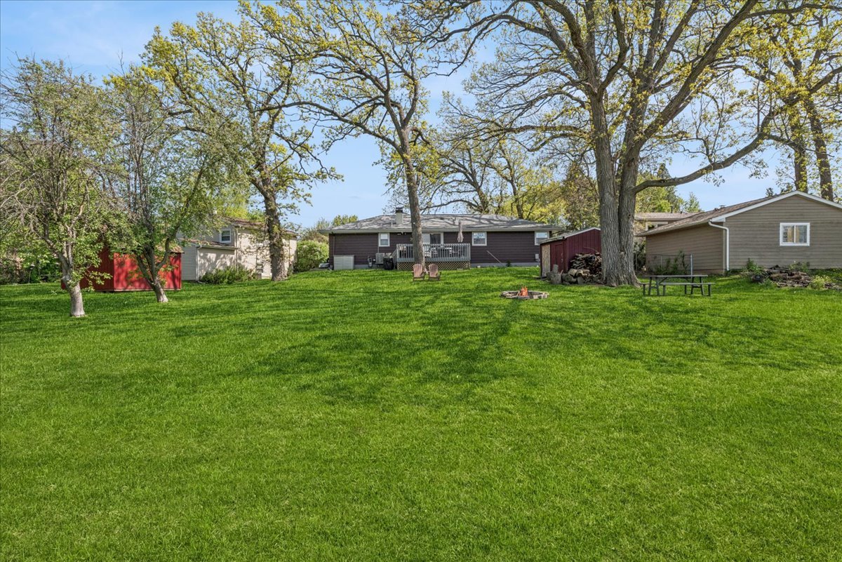 1806 Hazelwood Drive, Lindenhurst, IL 60046
