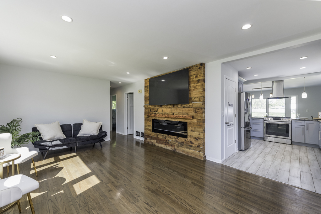 37155 N Shirley Drive, Gurnee, IL 60031