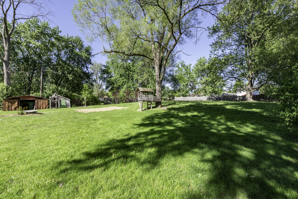 37155 N Shirley Drive, Gurnee, IL 60031