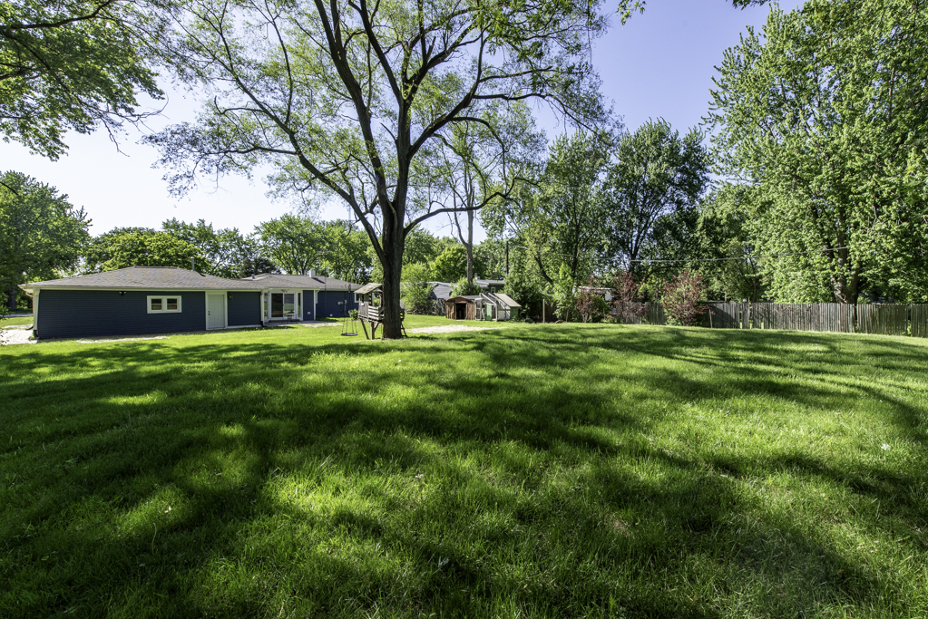 37155 N Shirley Drive, Gurnee, IL 60031