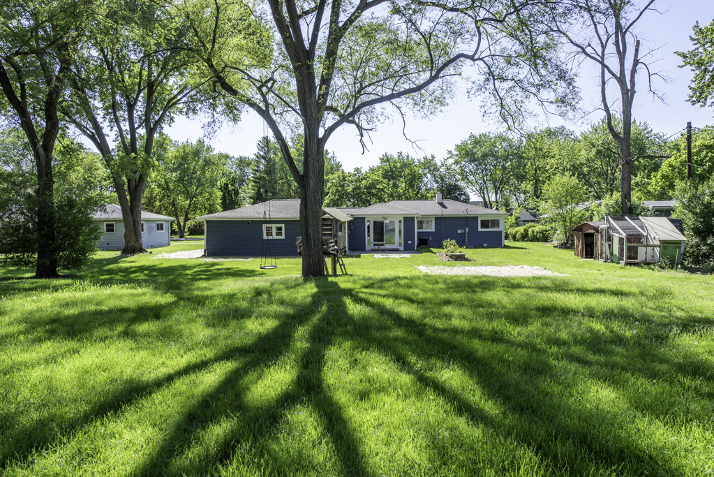 37155 N Shirley Drive, Gurnee, IL 60031