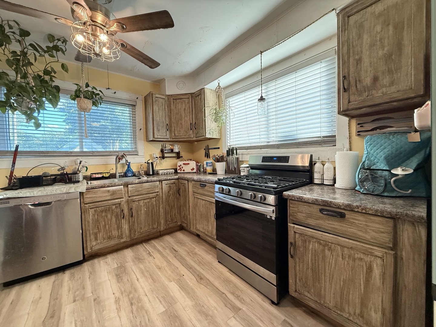 904 E Macon Street, Clinton, IL 61727
