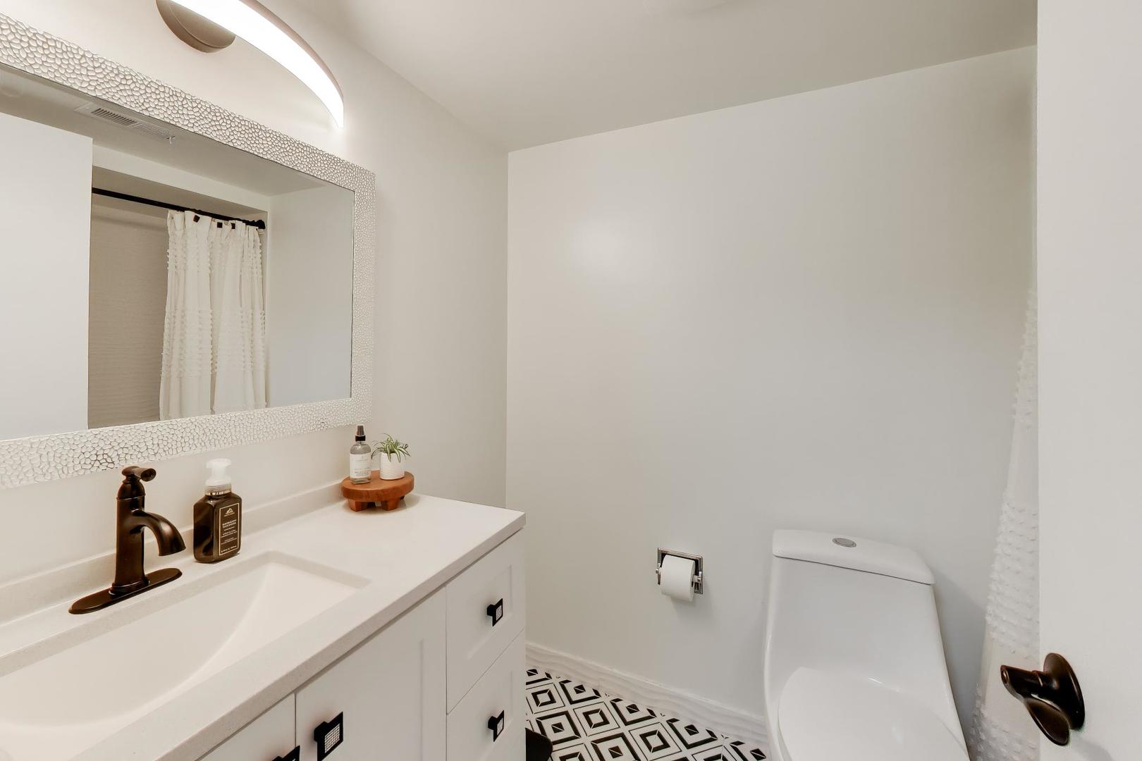 1520 Stonebridge Trail #2-1, Wheaton, IL 60189