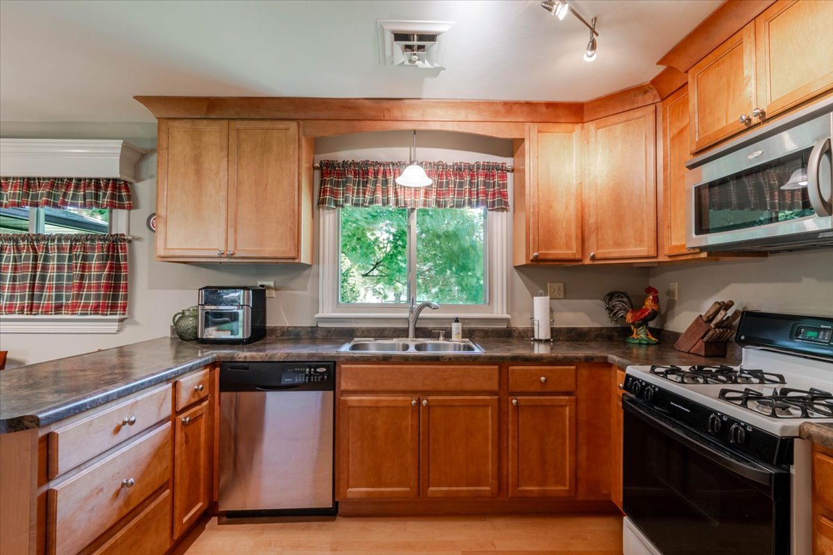 607 N Mill Street, Leroy, IL 61752