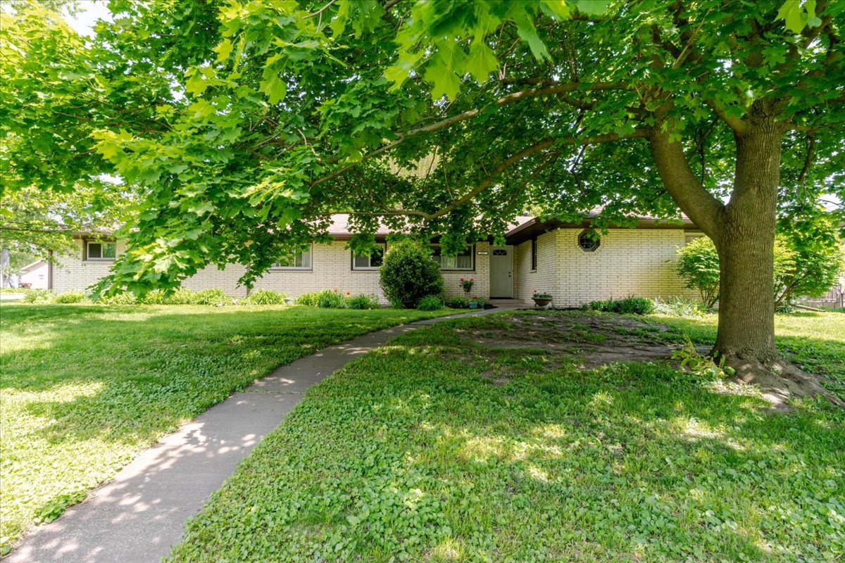 607 N Mill Street, Leroy, IL 61752