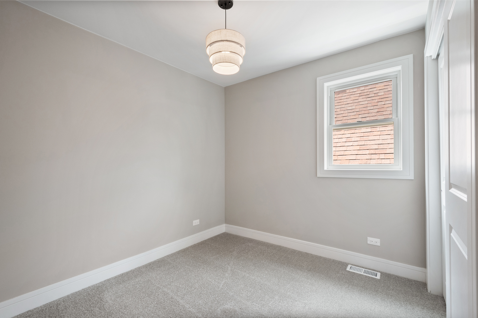 3540 W Evergreen Avenue, Chicago, IL 60651