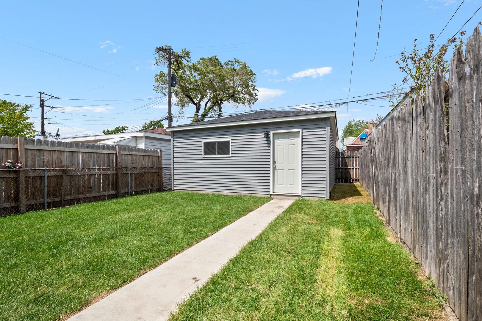 3540 W Evergreen Avenue, Chicago, IL 60651