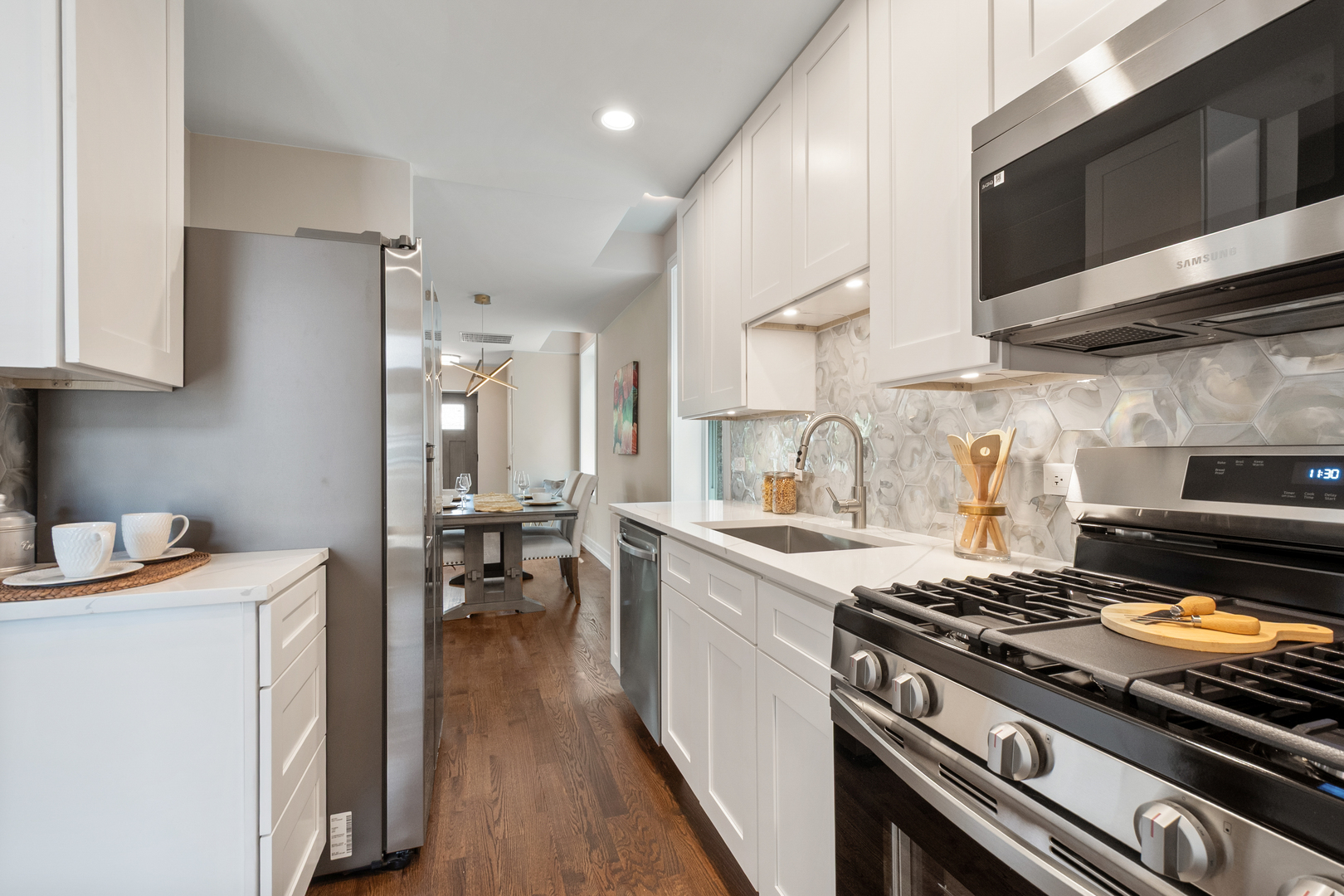 3540 W Evergreen Avenue, Chicago, IL 60651